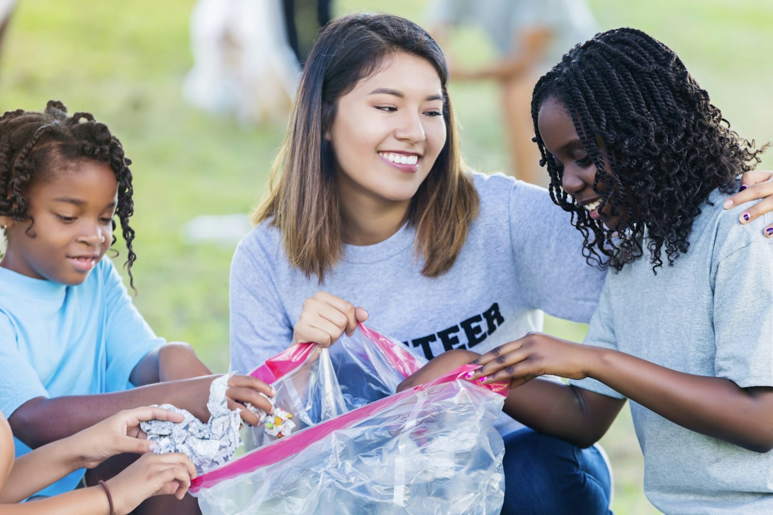 How to Give Back to Your Community This Summer